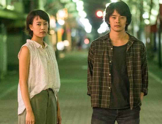 电影《夜空总有最大密度的蓝色》由诗歌集改编