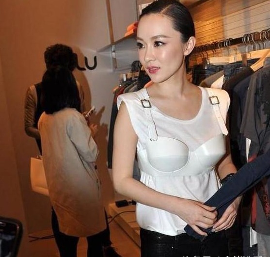 范冰冰脱内衣服图片_范冰冰衣服全光图片(3)