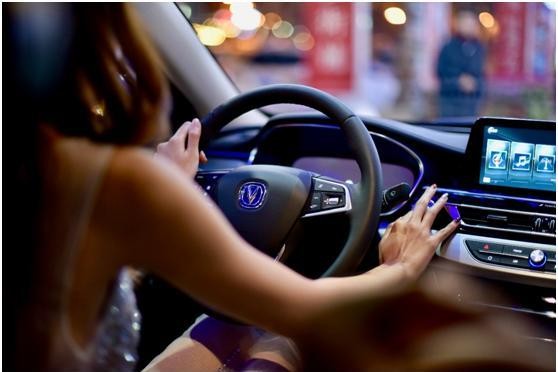 12月20日正式上市，长安睿骋CC媒体品鉴会春城启幕