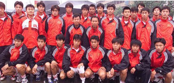 还记得国足的超白金一代么?有人快速陨落有