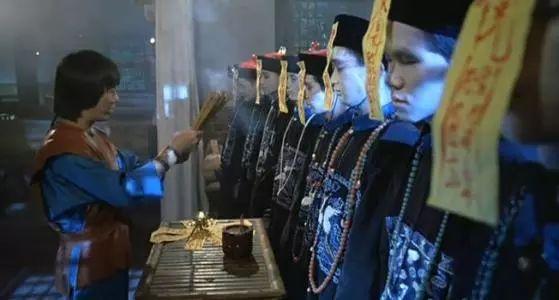 林正英年仅45岁去世，这与他拍摄《僵尸先生》有关？