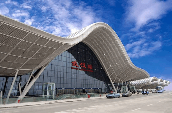 中国最任性的城市, 全国火车站的名字都改了, 唯