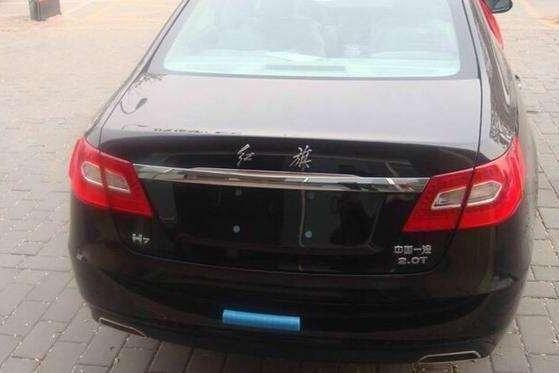 河南小伙28万提红旗H7, 交车仪式隆重, 小伙: 比奥迪更有面子