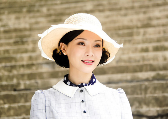 出生艺术世家，获奖无数，如今40岁依旧美如天仙