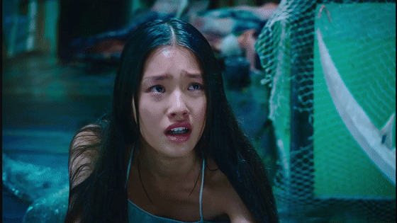 其中另小编印象最深刻的就是林允饰演的美人鱼放走邓超饰演的富豪刘轩