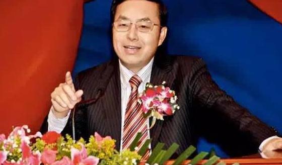 农民工开皮包公司,如今身家数百亿,公司年上税