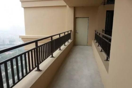 消防连廊:锁上它就等于自断生命路!