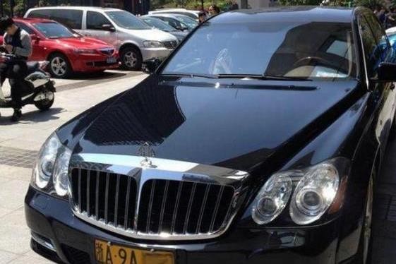 最低调的80后富豪，日赚千万却开飞度上班，换新车也不超15万！