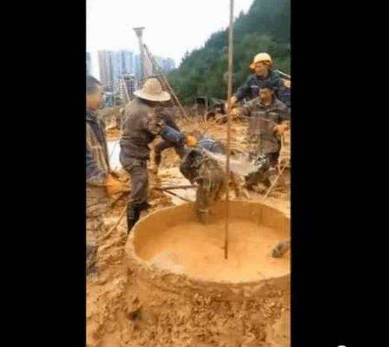 实拍: 这在工地叫“水鬼”, 下次井2万, 网友: 都是用命还来的钱