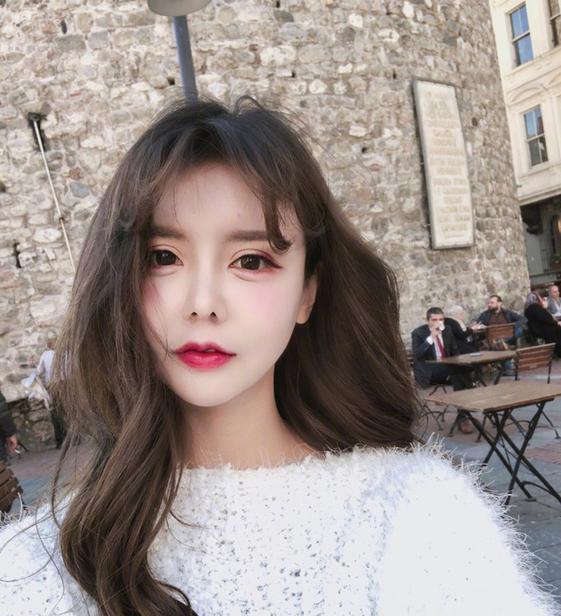 还记得《变形记》里叛逆少女韩安冉，终于整出了自己想要的网红脸