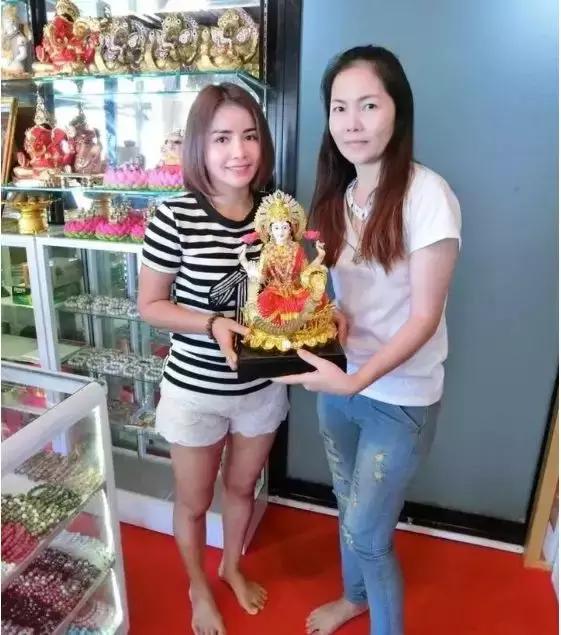 泰国美女卖首饰赚1亿买豪车别墅,现如今却只能