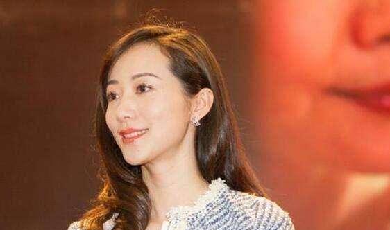 卓伟猛料成真,韩雪52岁老公照片流出,网友:这是