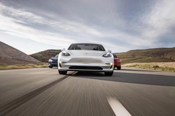 2018特斯拉Model 3美图分享，简单的纯粹！