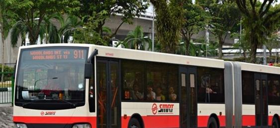 新加坡巴士司机一错到底~这样的事情你们遇