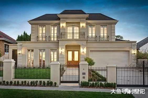 在村里建一栋法式别墅, 品味就是不一般