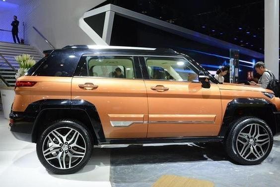 国产“牧马人”外观霸气价格低廉