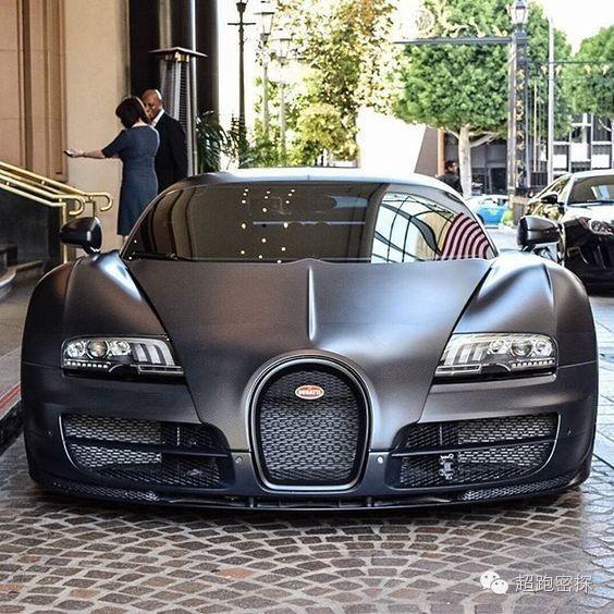 全世界上最快的跑车，布加迪威龙!秒杀一切