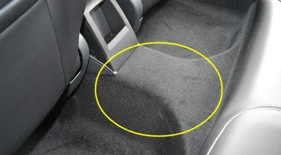 为什么很多合资车后排地板隆起？而国产车是平的？