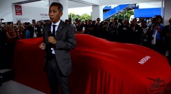 这辆2020年的跑车撕下红毯的一刹那，所有的跑车都失去了光彩