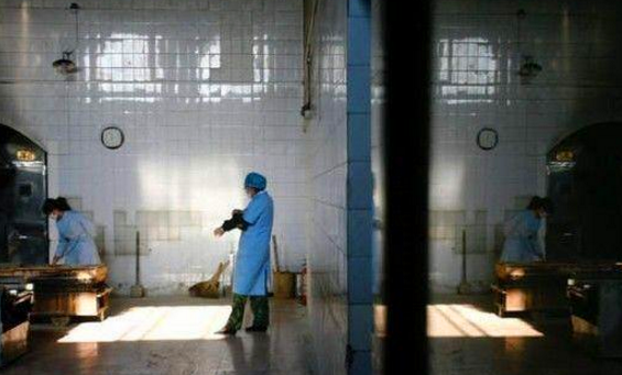 实拍殡仪馆上班的年轻女孩,不怕尸体就怕男朋