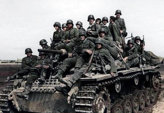 德军和苏军的实力对比德军完胜