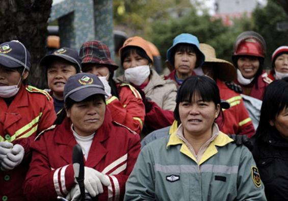 温州工厂招聘:多大年纪都要,50岁照样每个月工