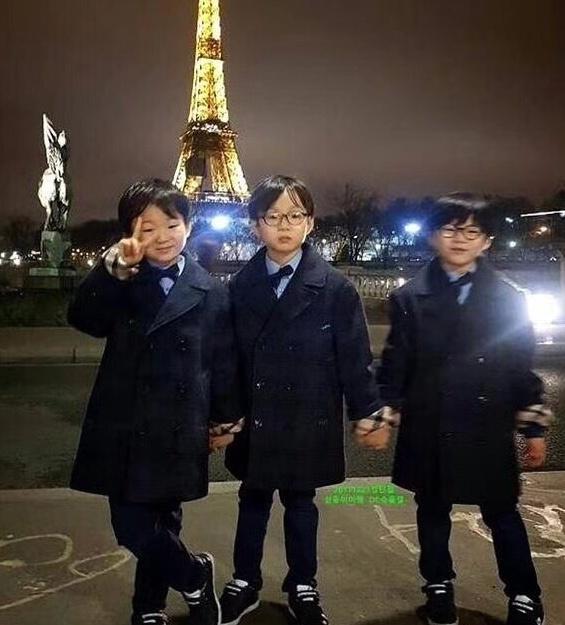 宋家三胞胎近照曝光,个个都是大长腿"表情包帝"民国长这样了