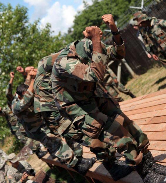 印度训练特殊部队增援中印边境!中国笑而
