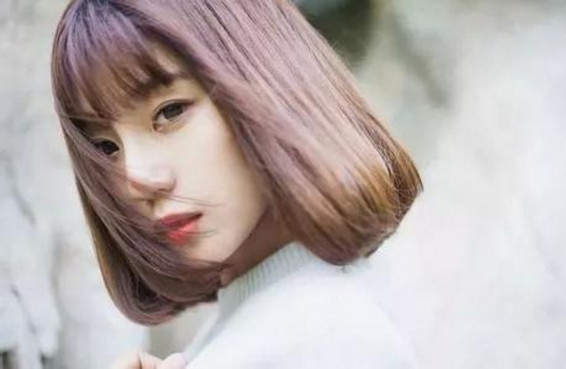 你一个大男人一个月就4千工资,让我怎么不多想