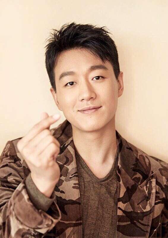 佟大为全家近照, 二女儿长相尴尬, 儿子是翻版佟大为