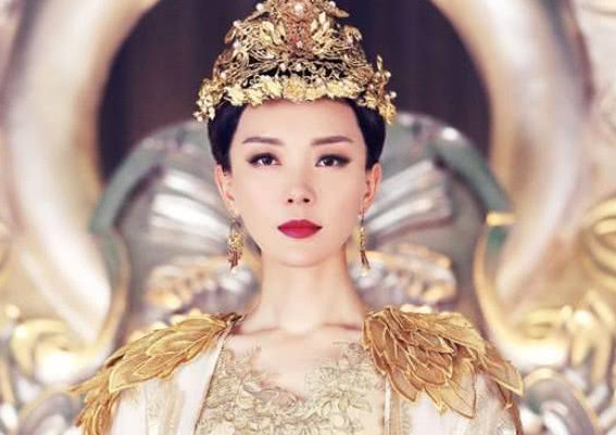 出生艺术世家，获奖无数，如今40岁依旧美如天仙