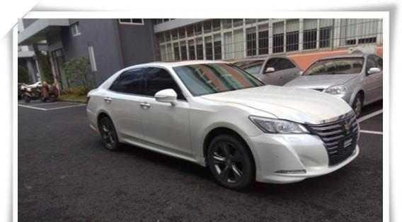 丰田皇冠，不输奥迪A4，街上却见到的少