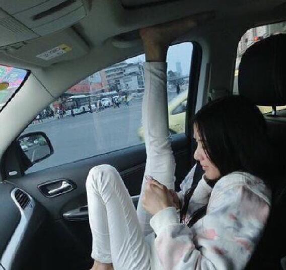 老公:我想买部汽车.