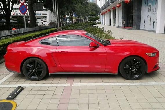 90后小伙花40万买来2.3T的福特野马，直接放弃奥迪A4L