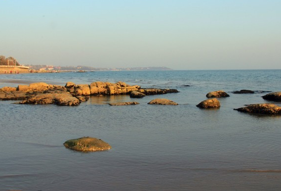 老虎石海上公园是北戴河唯一收费的海滨浴场