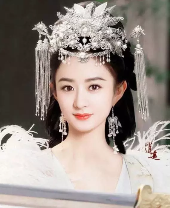 冰雪古装大集合,杨幂夕瑶不是最美,赵丽颖的银容最美艳