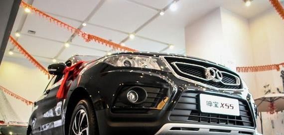 北汽拿着奔驰发动机和技术斥巨资研发月销破万全新绅宝X55