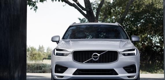 面对400马力的沃尔沃XC60，Macan Turbo也慌了