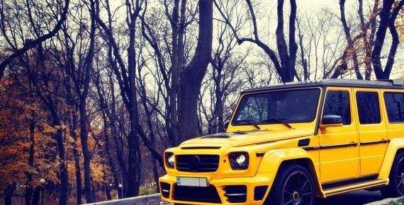 汽配店来了辆国产越野买机油，两罐4L不敷加，还设计有两个油箱