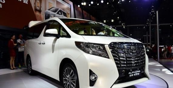 丰田2018款埃尔法，售价又下跌了，土豪表现不差钱！