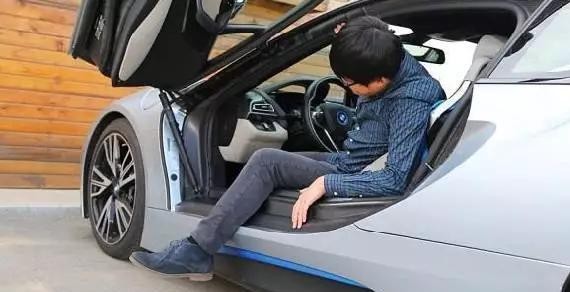 看到这些车标别手贱 弄坏这两年就白干