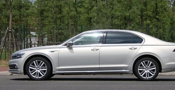 车长5米配V6 媲美BBA，现在直降8万为什么照样卖不动