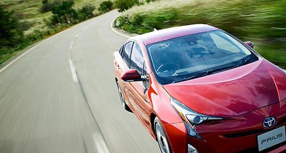 市内通勤零油耗，丰田发布首款太阳能充电车型