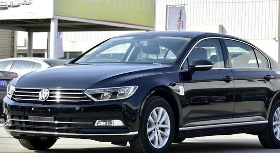 喜提18款迈腾，车开回去邻居们纷纷叫好？我们一起来看看值不值！