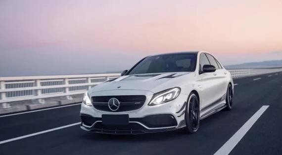 100万买的C63被人当作C200，开了9千公里后 车友怒改宽体绅士！