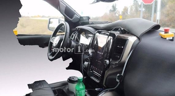 道奇新Ram 1500皮卡内饰曝光 明年亮相