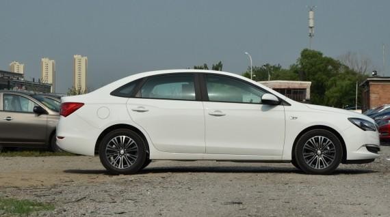 老婆给10万让我买大众朗逸，我却买了这款车，老婆恨死我了