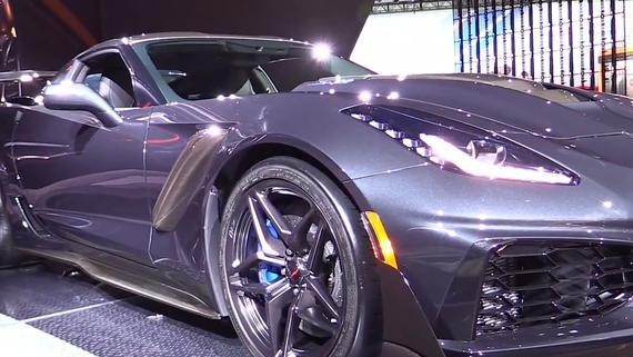 北美的超跑一哥王者归来，超大尾翼告诉你这才是最纯正美式超跑