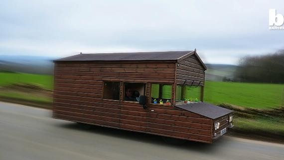 走的最快的木棚：大众帕萨特改装木屋房车，挑战160公里时速