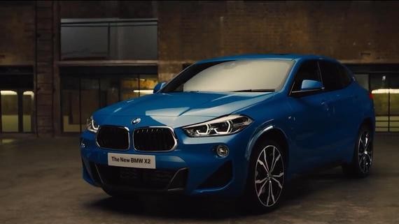 全新宝马X2来了，不用纠结三缸没鸡腿的X1了